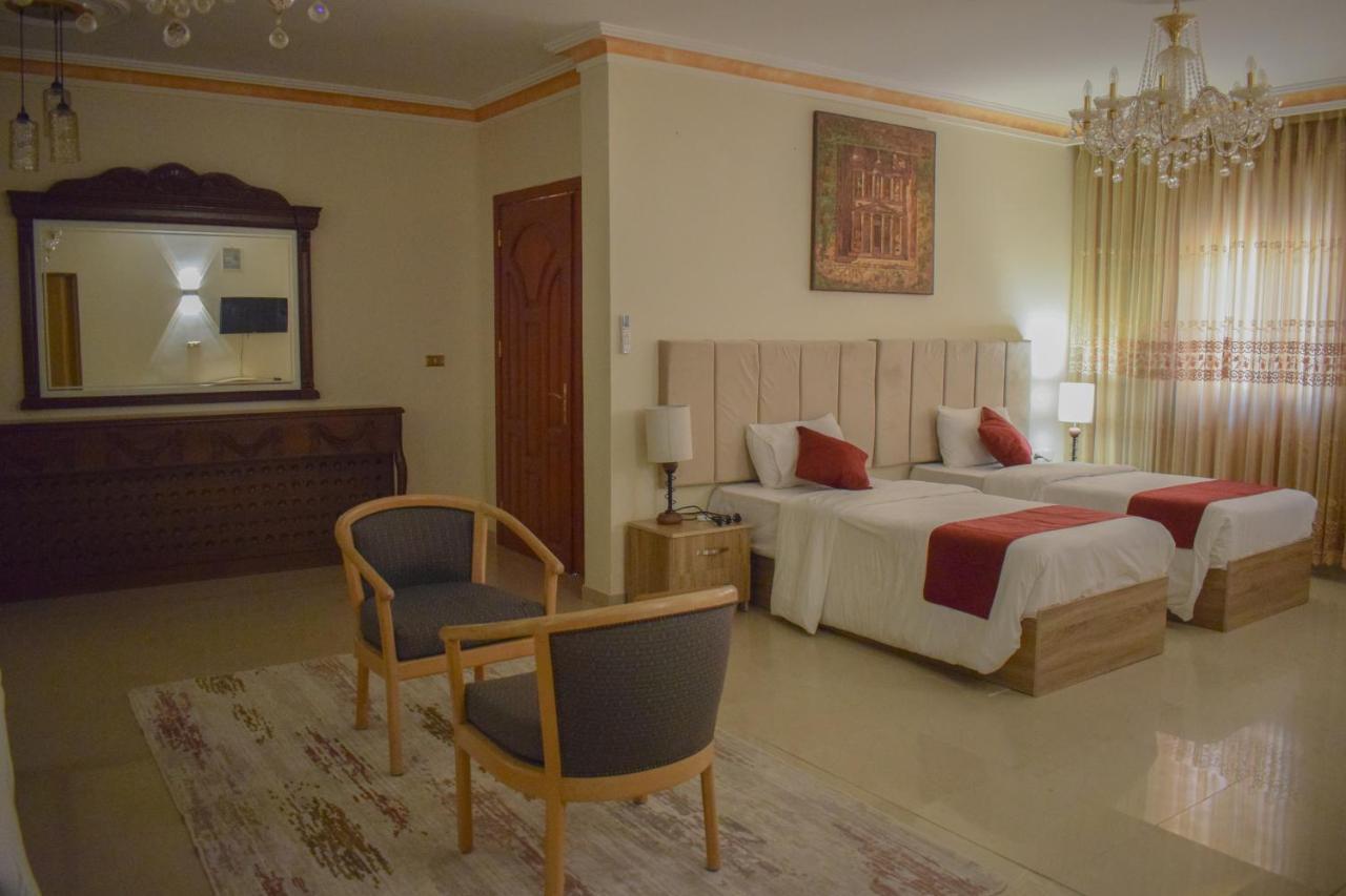 Twilight Petra Hotel *